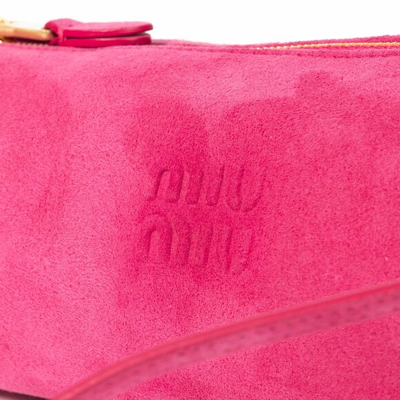 Miu Miu Pink Suede Logo-Embossed Pochette - Picture 9 of 12